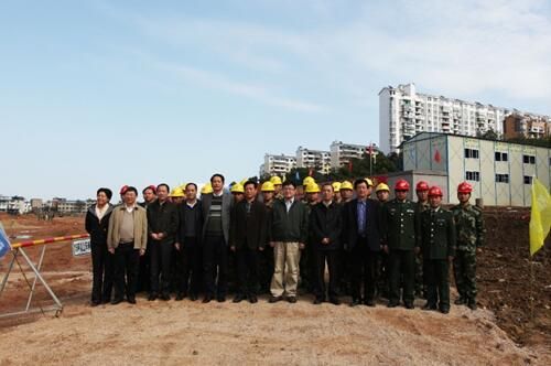 中渡口至瓷都大橋棚戶區(qū)改造、天主教堂保護(hù)性修繕現(xiàn)場(chǎng)調(diào)度會(huì)