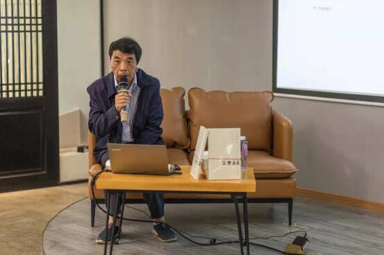 市古鎮(zhèn)公司舉行《詩(shī)畫陶陽——景德鎮(zhèn)地域風(fēng)情詩(shī)歌選》新書發(fā)布會(huì)