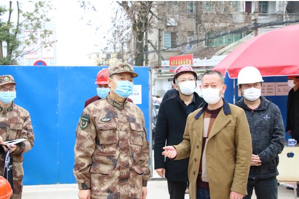 景德鎮(zhèn)軍分區(qū)司令員孫安敏調(diào)研公司項目復工復產(chǎn)和疫情防控工作