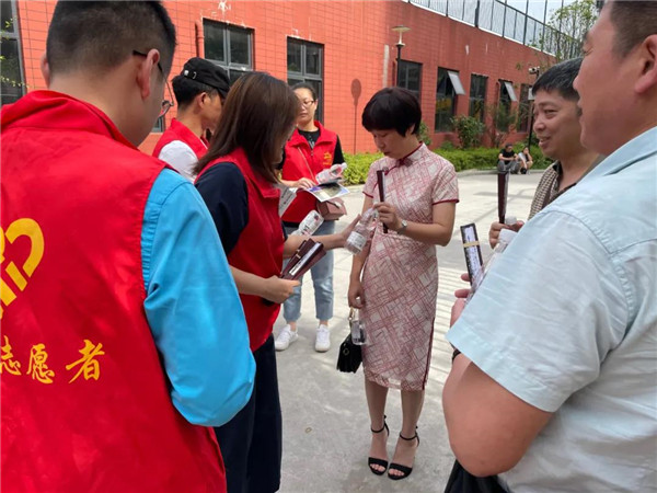 御窯景巷黨支部開(kāi)展助力高考，為夢(mèng)想護(hù)航活動(dòng)