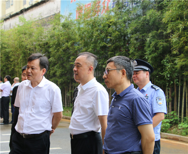 市領(lǐng)導(dǎo)調(diào)研市中心城區(qū)停車場(chǎng)建設(shè)工程并召開座談會(huì)
