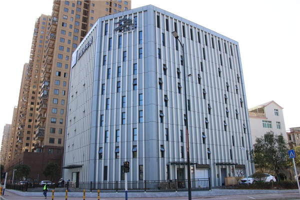 徐華實(shí)地調(diào)研新安路“停車難”問(wèn)題