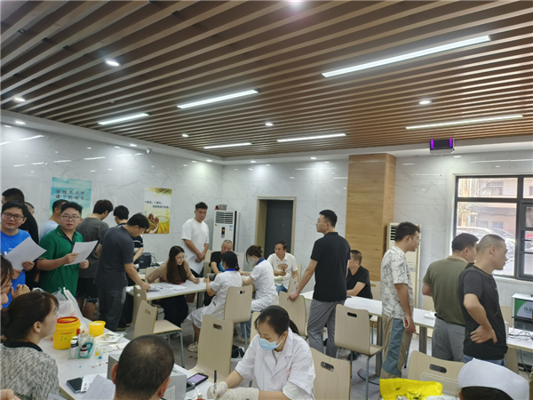 市古鎮(zhèn)投資公司開展無償獻(xiàn)血活動