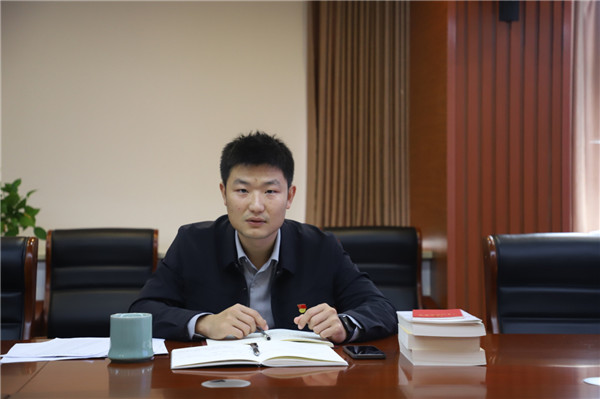 市古鎮(zhèn)投資公司行政黨支部傳達(dá)學(xué)習(xí)習(xí)近平總書(shū)記在江西考察時(shí)的重要講話精神