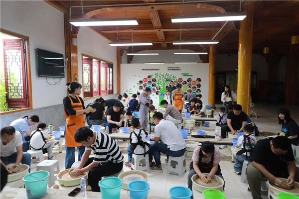 市古鎮(zhèn)投資公司工會開展“童心未泯，與你同行”六一兒童節(jié)親子活動