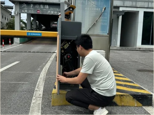 不懼高溫 “熱”力十足！致敬高溫下堅(jiān)守崗位的古鎮(zhèn)工作者（一）