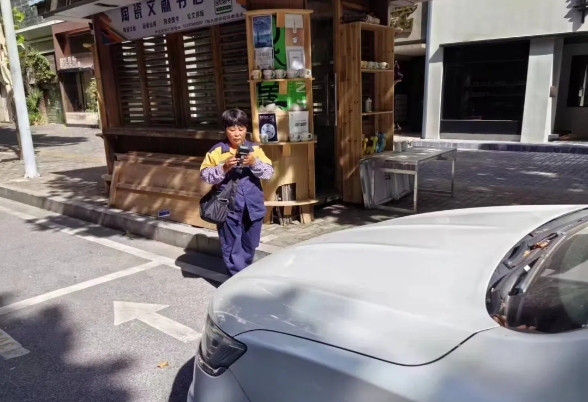 不懼高溫 “熱”力十足！致敬高溫下堅(jiān)守崗位的古鎮(zhèn)工作者（一）