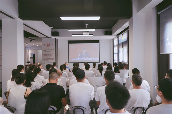 市古鎮(zhèn)投資公司黨委開展“黨建引領新征程，古鎮(zhèn)同心再出發(fā)”活動