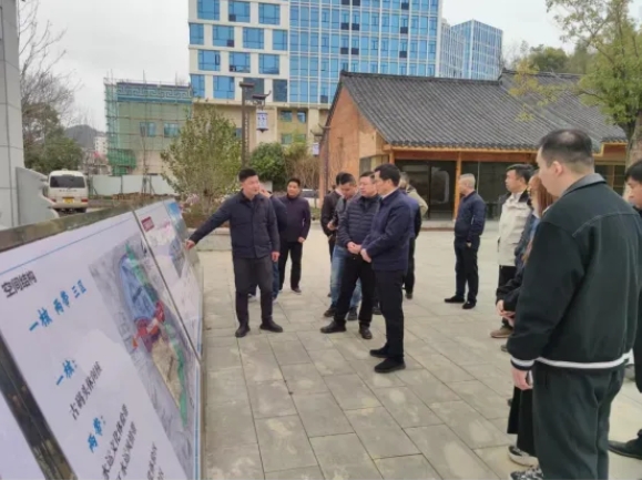 潮州市副市長(zhǎng)邱煥華一行到三閭廟歷史文化街區(qū)考察交流