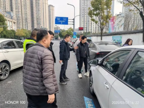 市古鎮(zhèn)智慧公司赴上饒考察智慧停車業(yè)務(wù)