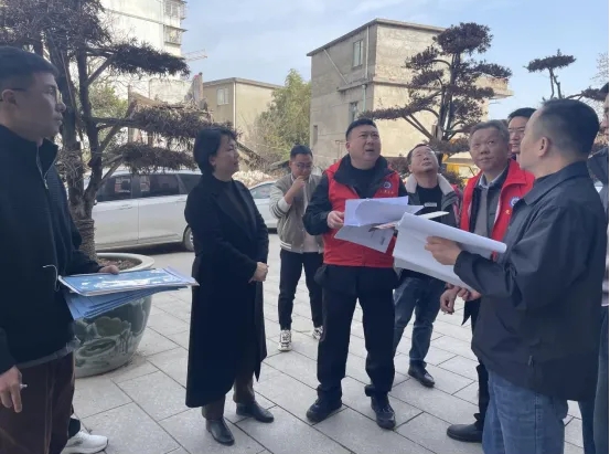 市古鎮(zhèn)投資公司現(xiàn)場聯(lián)動辦公，解決項目辦證難題