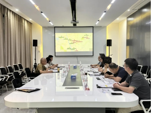 市人大常委會副主任孫艷峰率隊調研市古鎮(zhèn)智慧公司